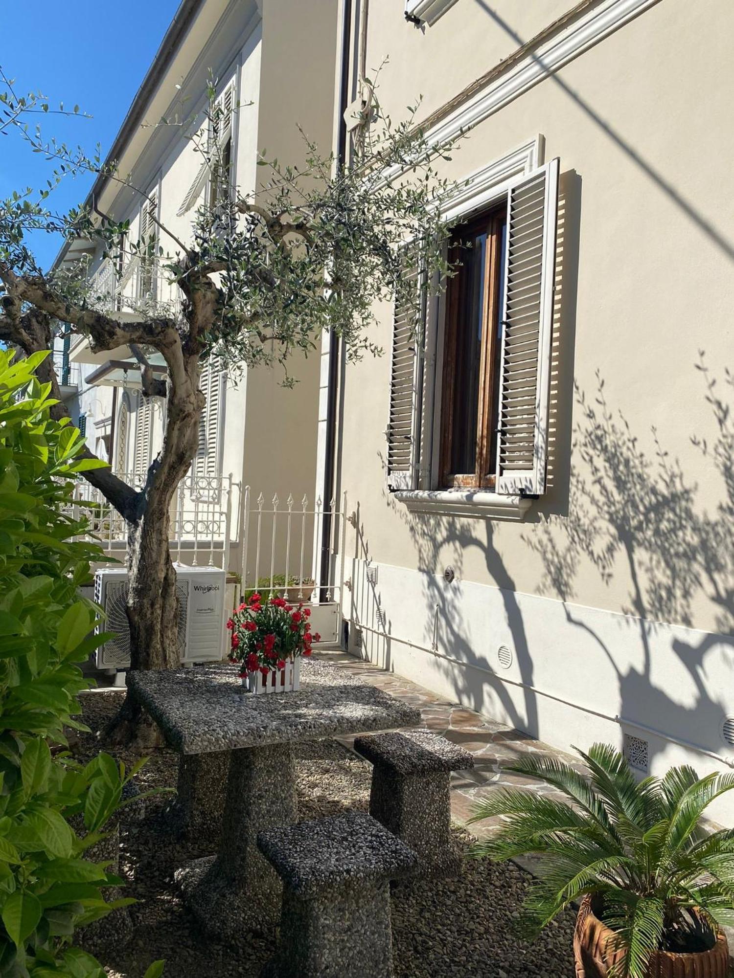 La Dimora Dei Conti Appartement Empoli Buitenkant foto